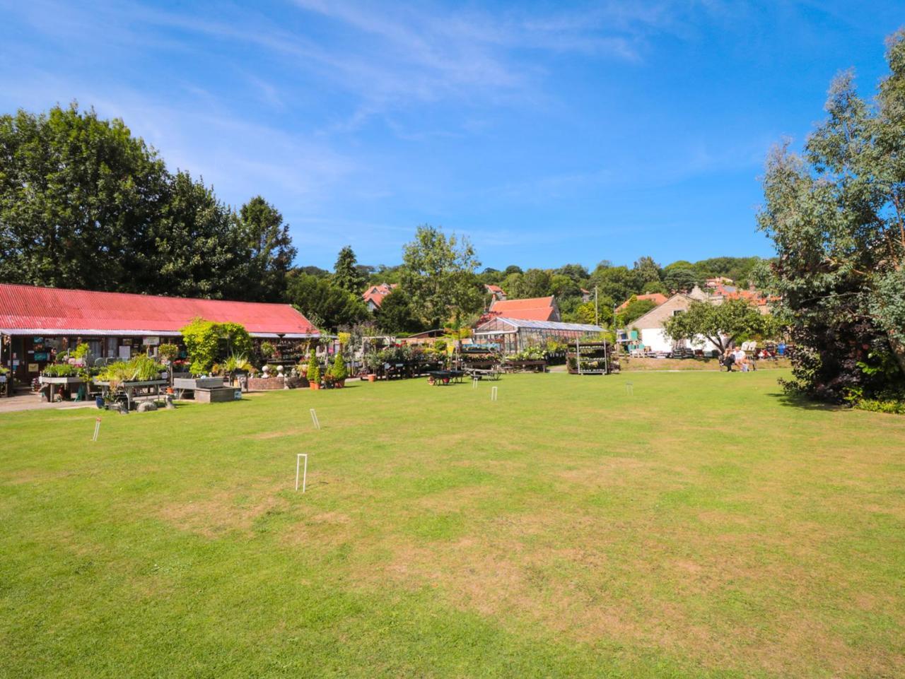 River Gardens Cottage Вітбі Екстер'єр фото